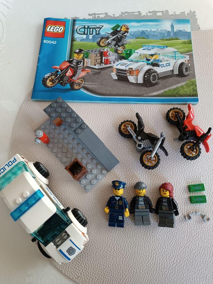 Lego City 60042 - photo numéro 1