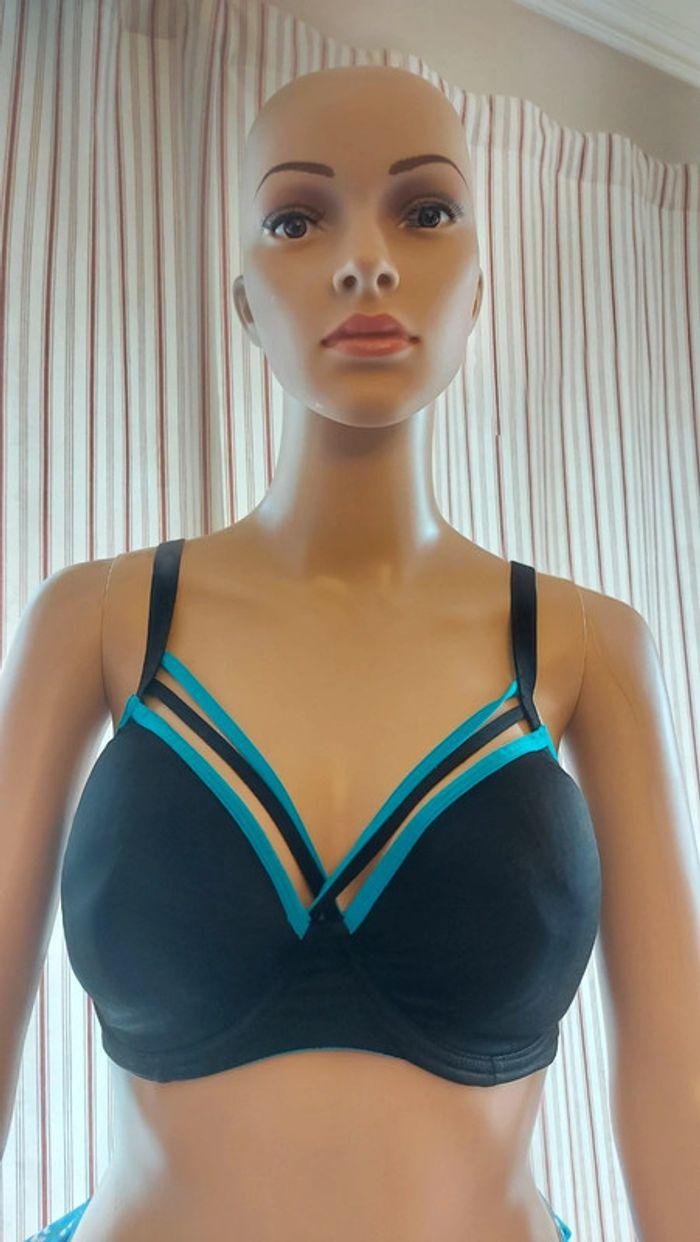 Soutien gorge noir et tourquoise Sapph fr 95F - photo numéro 1