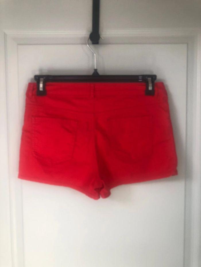 Short rouge hm taille40 - photo numéro 2