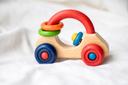 Voiture hochet multicolore bois