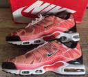 Nike TN, taille 43, corail et blanc