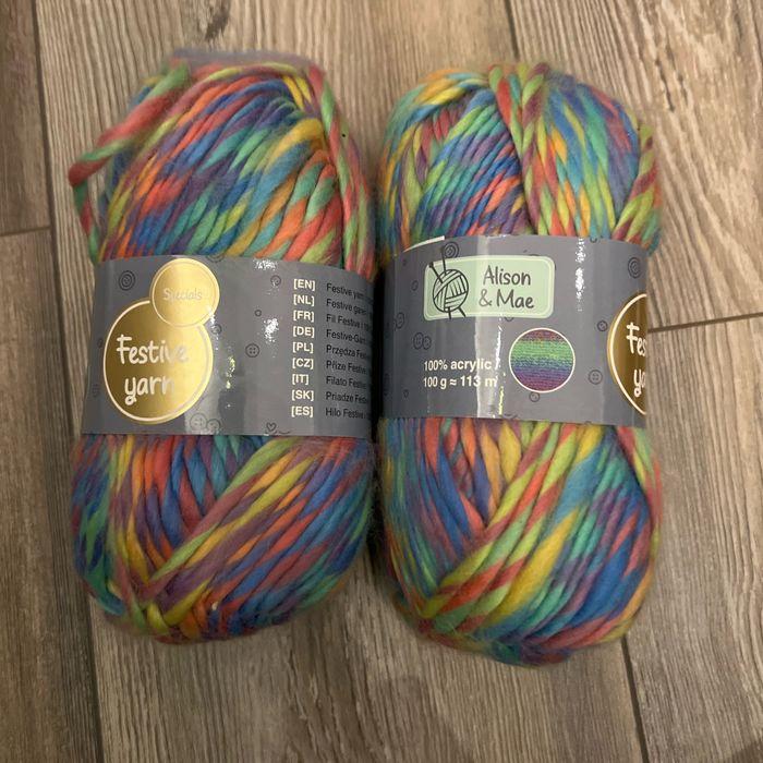 2 pelotes Festival Yarn Action