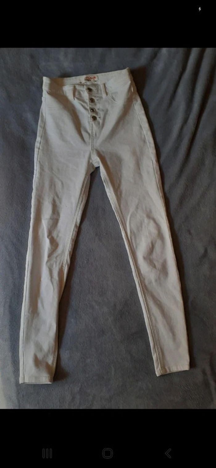 Jean skinny blanc.  Taille 36. - photo numéro 3