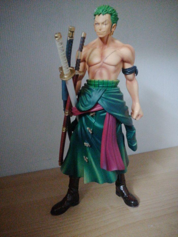 Figurine zoro one piece