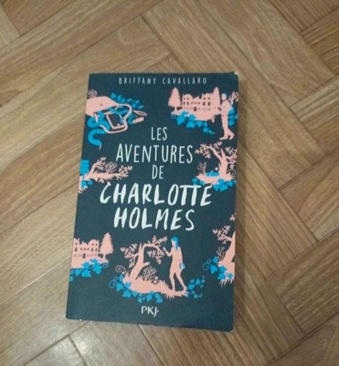 Livre de Brittany Cavallaro : Les aventures de Charlotte Holmes - photo numéro 1