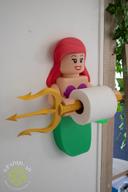 Dévidoir de papier toilette ou simple décoration murale dans un style Lego disney