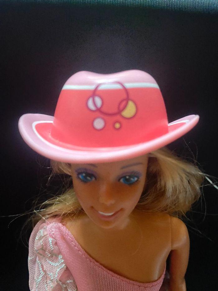 Chapeau cow-boy poupée Barbie - photo numéro 1