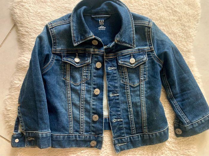 Veste en jean Gap taille 2 ans - photo numéro 1