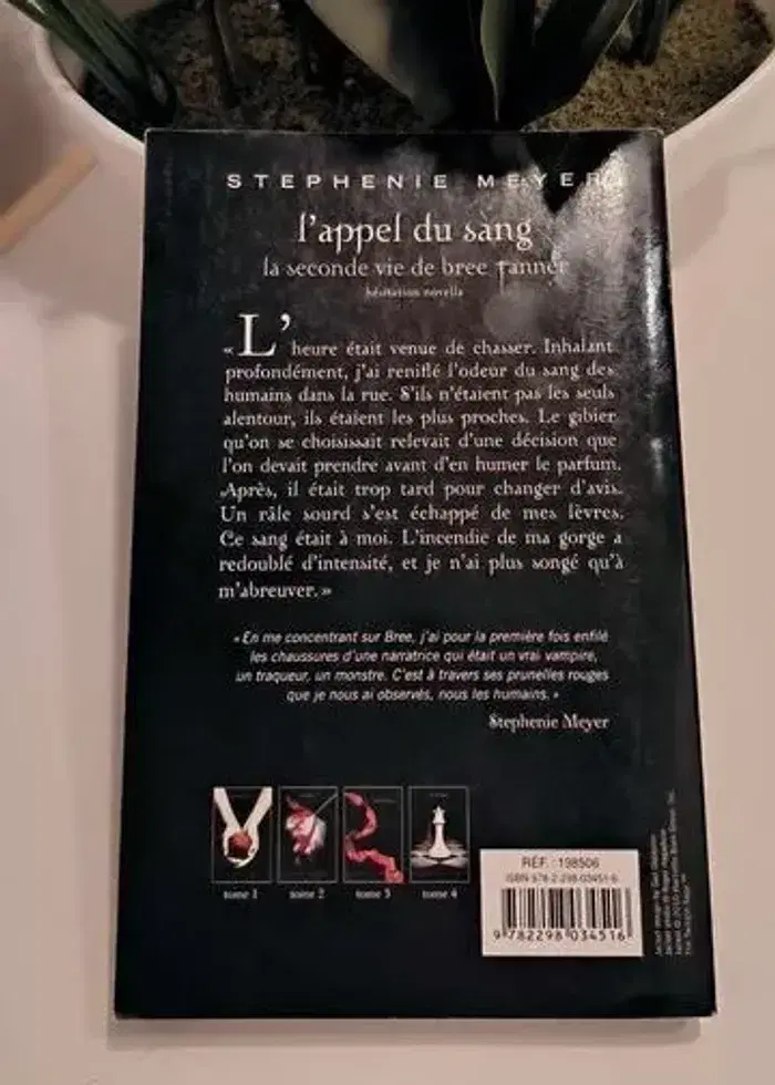 Livre L APPEL DU SANG LA SECONDE VIE DE BREE TANNER - STEPHANIE MEYER en tbe - photo numéro 2