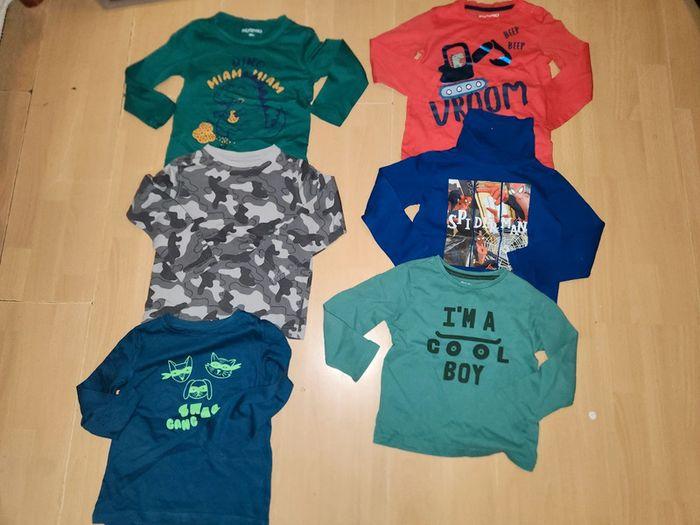 Lot de Tee-shirt manches longues taille 4 ans - photo numéro 1