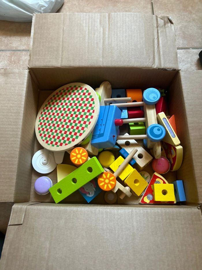 Lot de jouets en bois - photo numéro 1