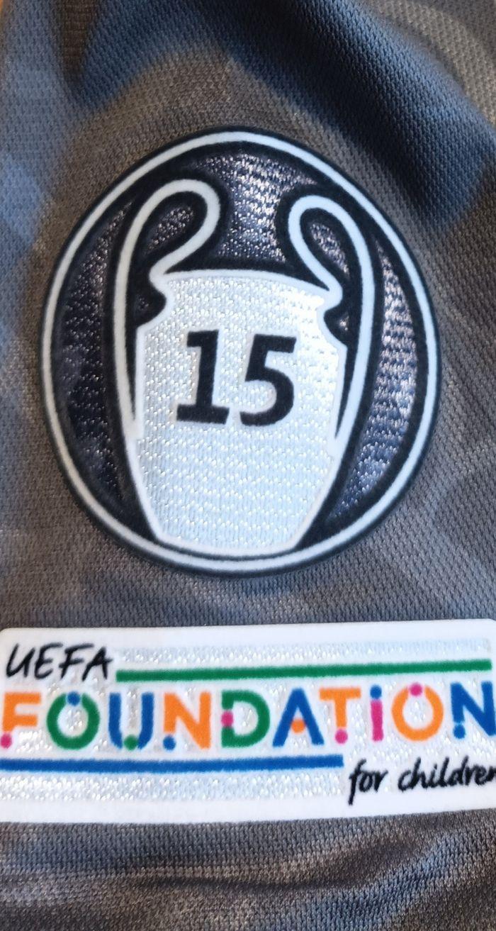 Splendide maillot Mbappe taille 8 ans modèle 2025 Graphite Real de Madrid - photo numéro 5