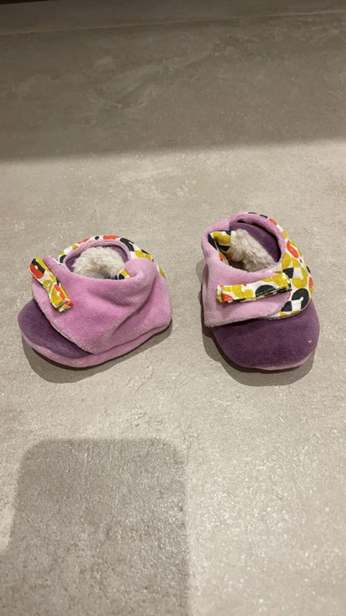 Magnifiques chaussons fourrés de naissance - photo numéro 1