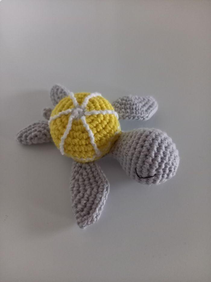 Petite tortue amigurumi - photo numéro 1