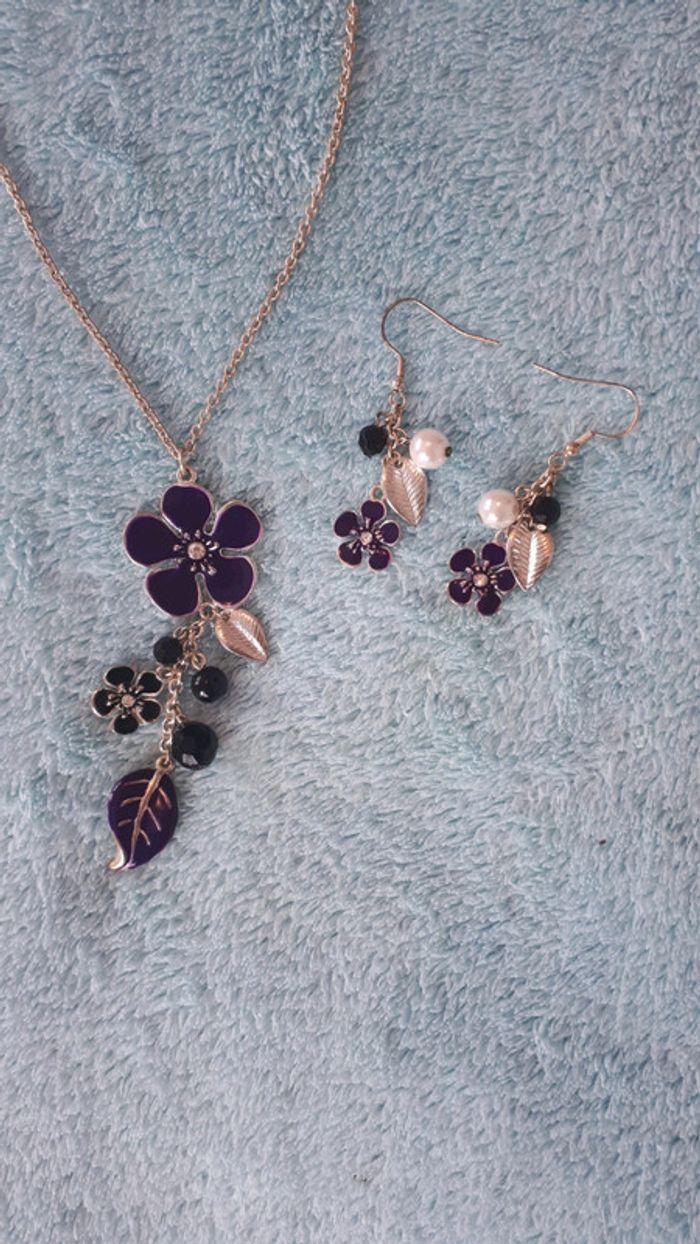 Parure collier + boucles d'oreilles fleurs violet et noir - photo numéro 2