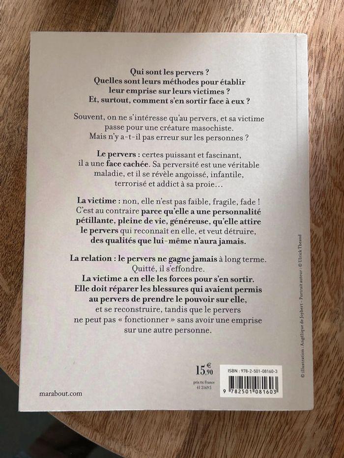 Livre sur la manipulation et perversion - photo numéro 2