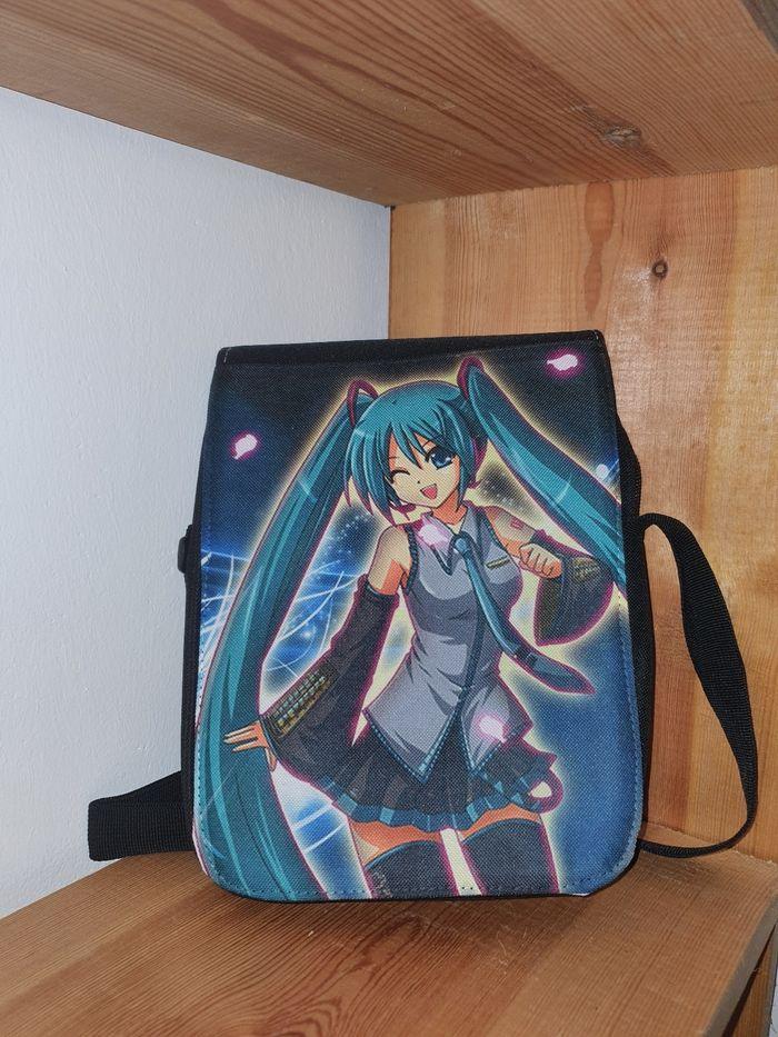 Sac à bandoulière goldorak,  indochine, hatsune miku, stitch , dracaufeu, betty boop,.... - photo numéro 6