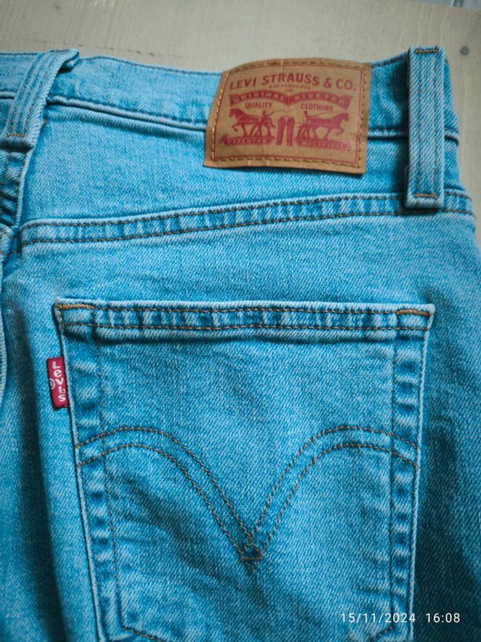 Jean levis mon bleu clair taille 38 (28 us) - photo numéro 4