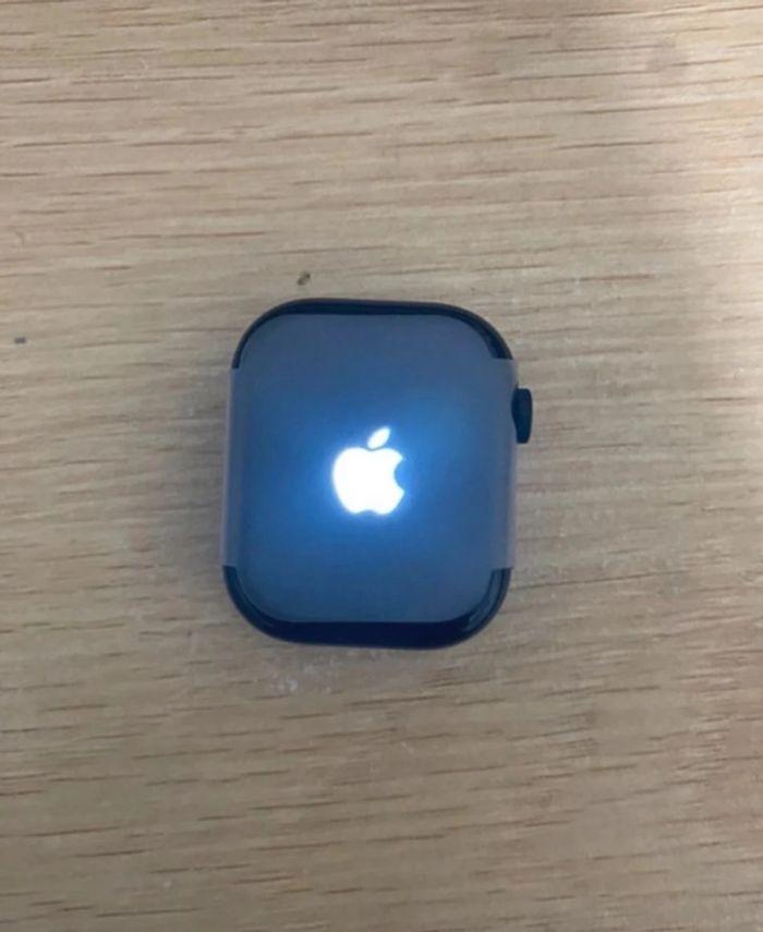 Apple Watch série 9 - photo numéro 2