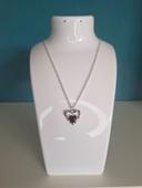 Collier coeur avec diamant noir