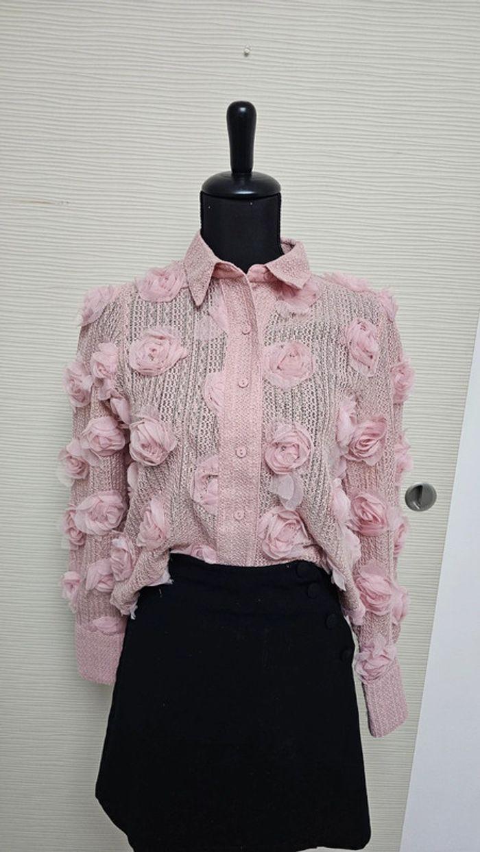 Chemise broderies rose fleurs 3d mademoiselle chic - photo numéro 1