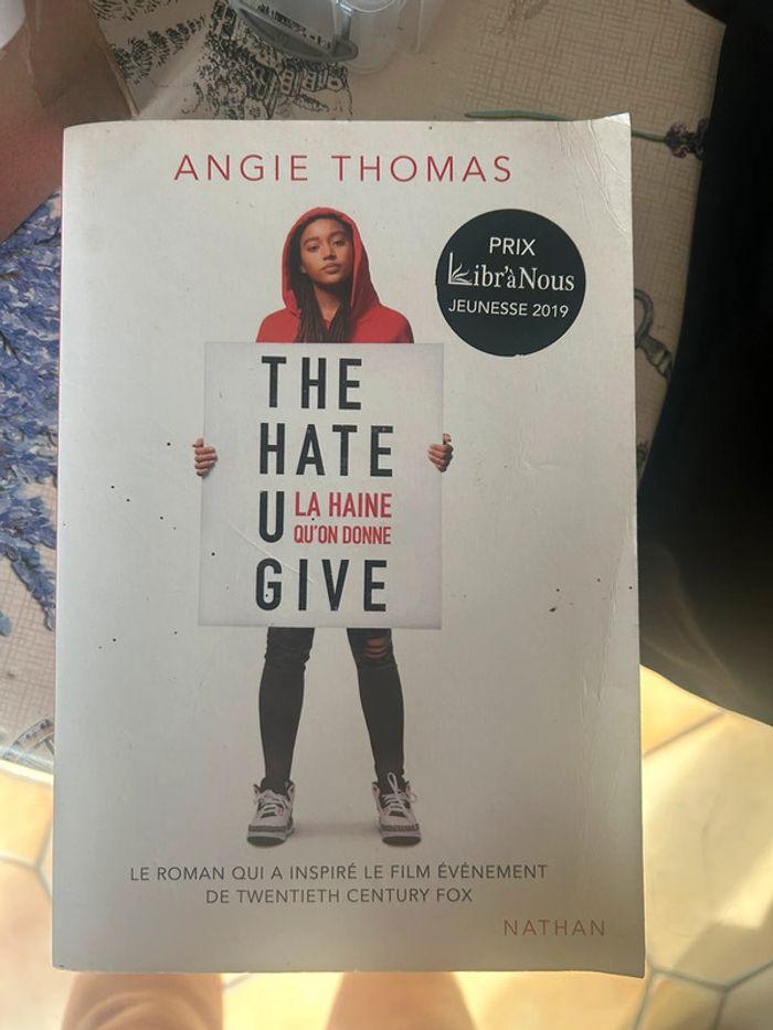 livre the hate u give - photo numéro 1