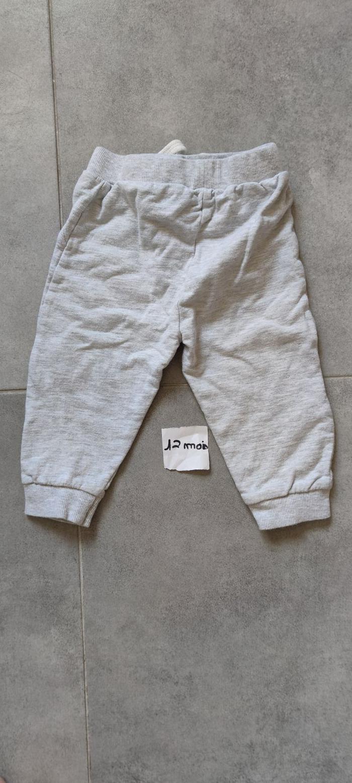 Pantalon jogging gris clair bébé 12 mois - photo numéro 2