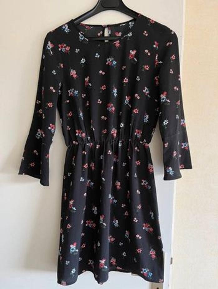 Robe noire à motifs fleuris taille XS - photo numéro 8