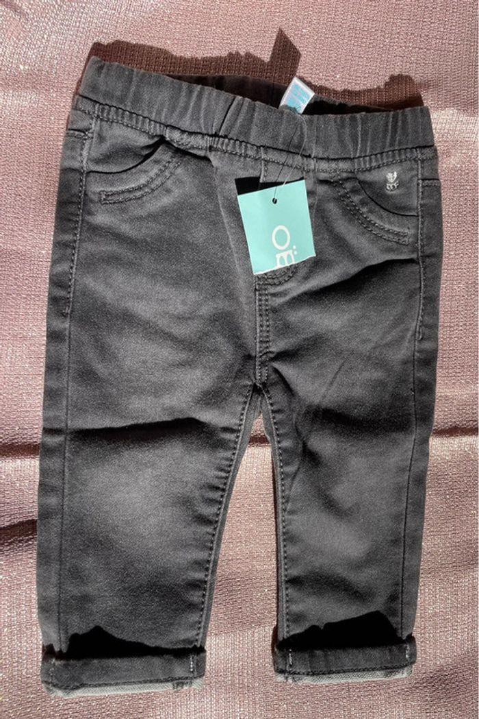 Pantalon obaibi taille 3 mois neuf - photo numéro 1