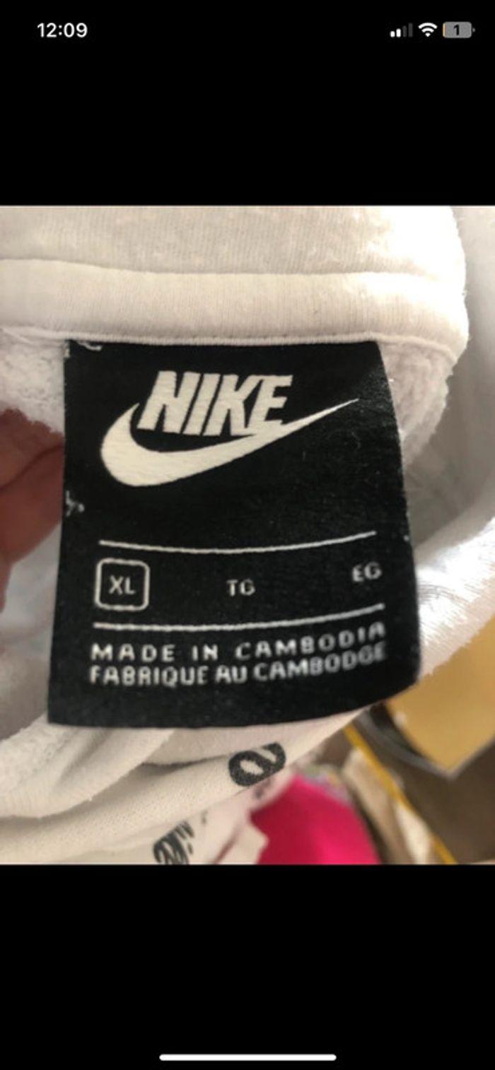 Sweet à capuche Nike. Taille XL. - photo numéro 10