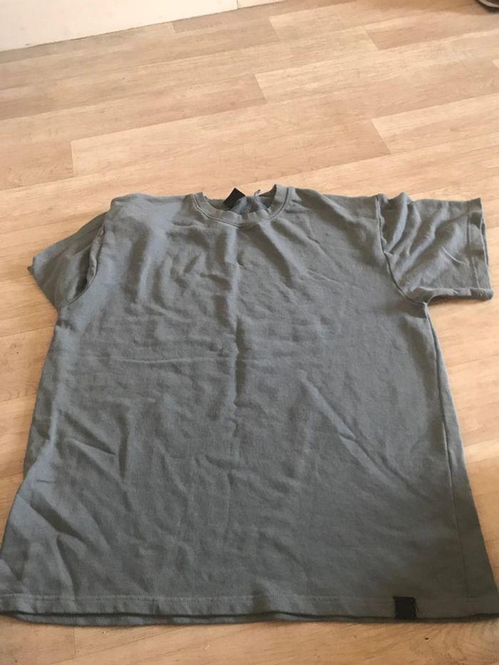 T shirt pull and bear taille XL - photo numéro 1