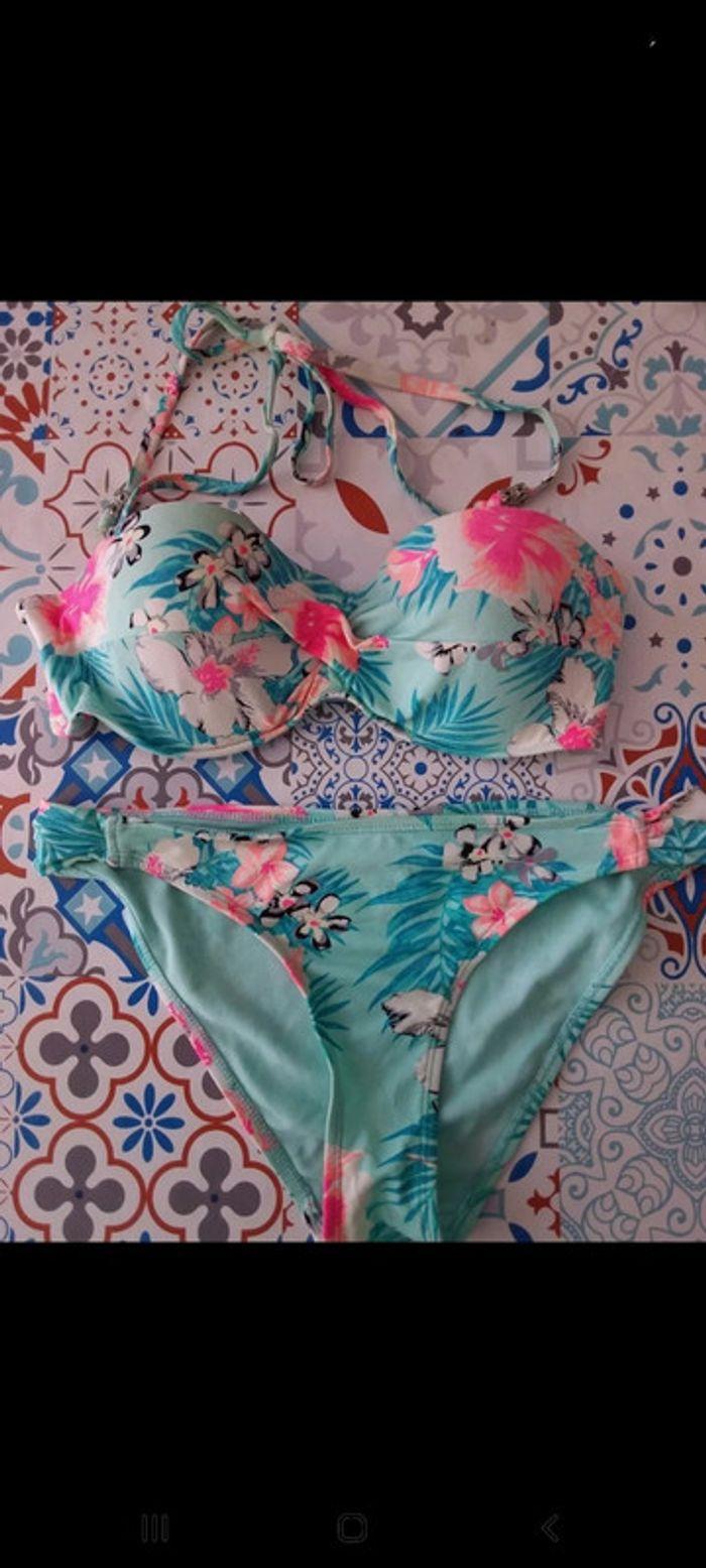 Maillot de bain 2 pièces Jennyfer T.36/38 - photo numéro 1