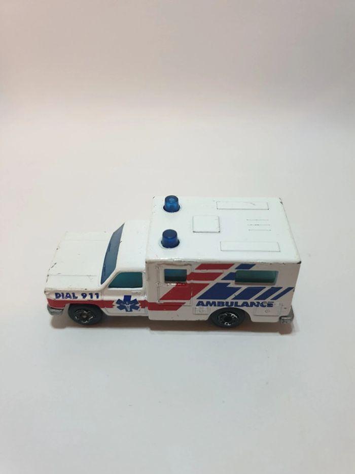 Matchbox 41, Ambulance de 1977, 1/64 - photo numéro 11