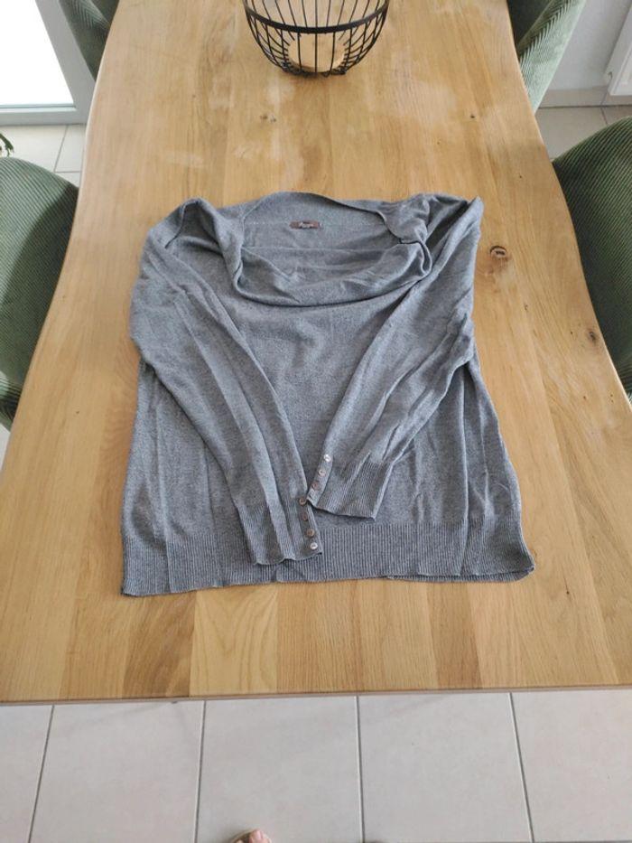 Pull gris