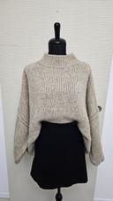 Pull beige taupe oversized maille duveteuse hellomoonshop