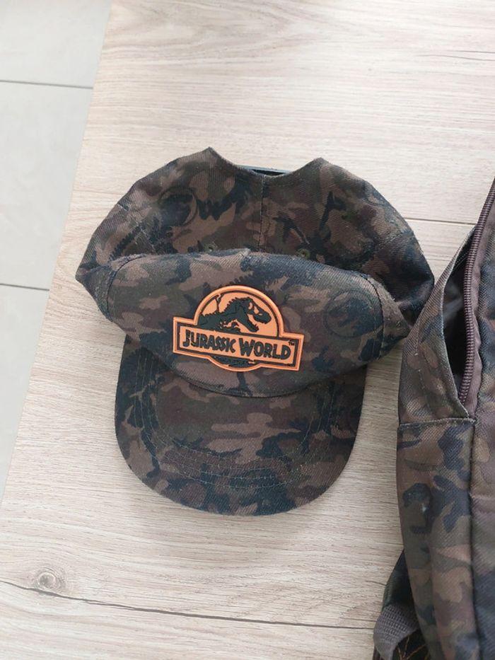 Lot sac à dos et casquette jurassic world - photo numéro 3