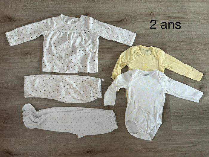 Lot 1 pyjama et 2 bodies Verbaudet 2 ans - photo numéro 1