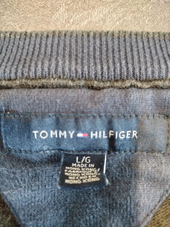 Pull Tommy Hilfiger col en V - photo numéro 4