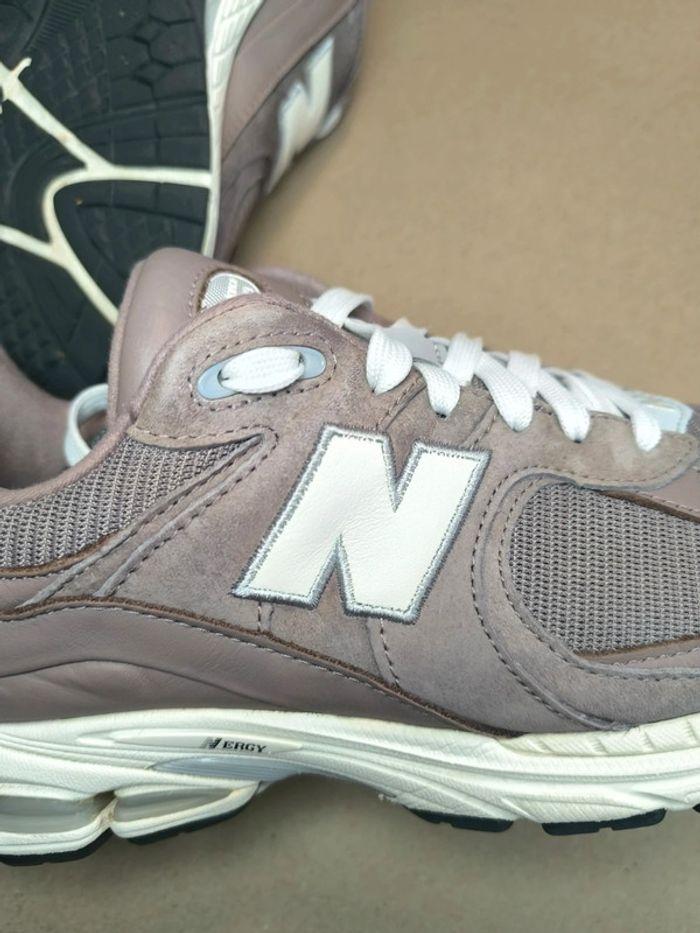 Baskets New Balance 2002r marron latte pointure 42.5 très bon état - photo numéro 10