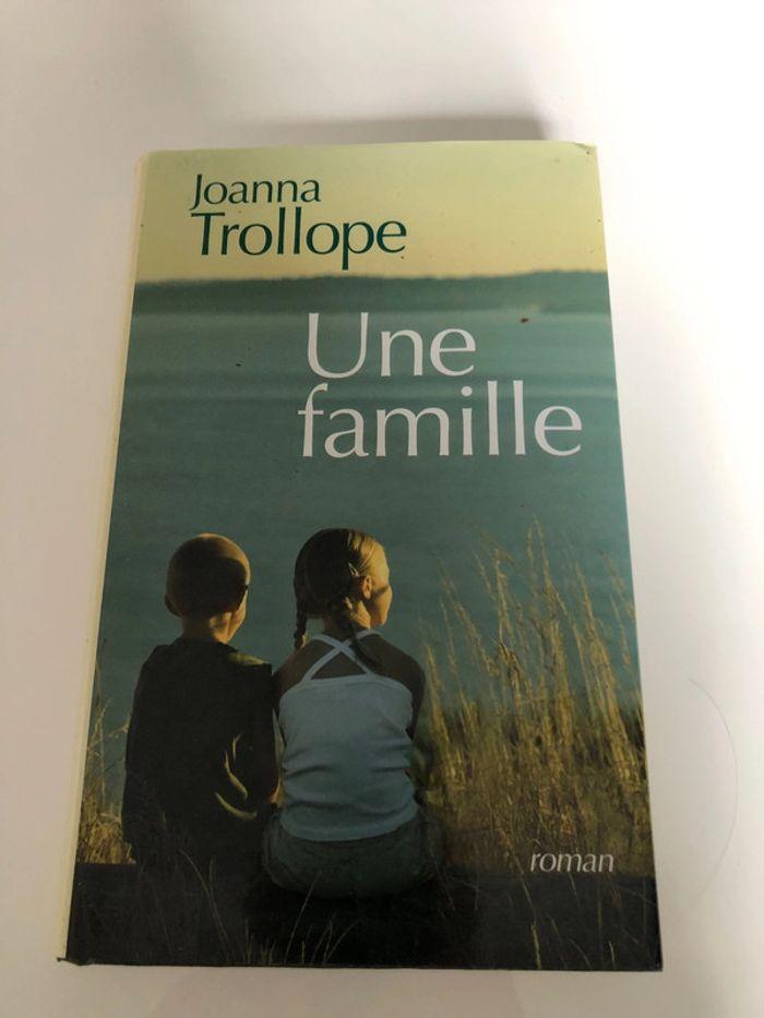 Joanna Trollope - Une famille - photo numéro 1