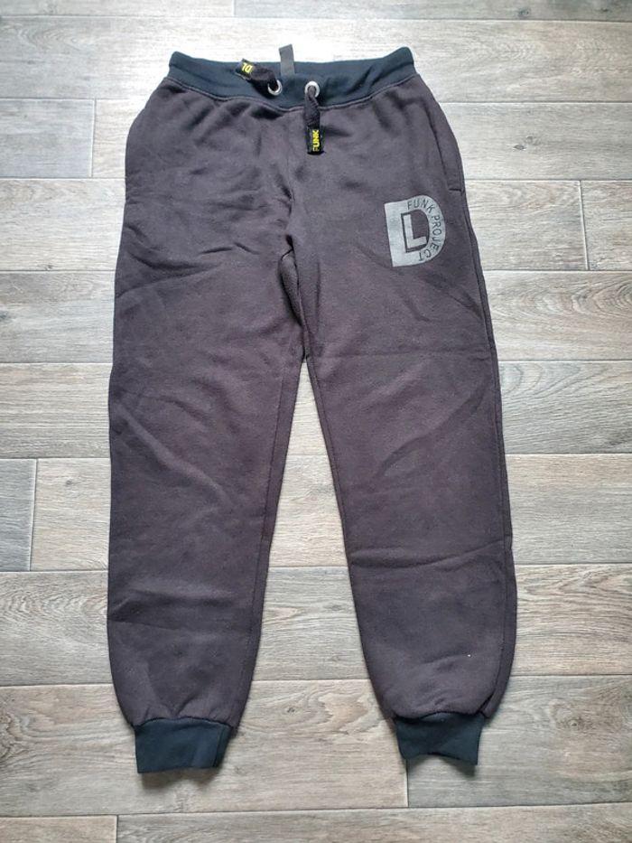 Pantalon de jogging taille 11 ans bon état - photo numéro 1