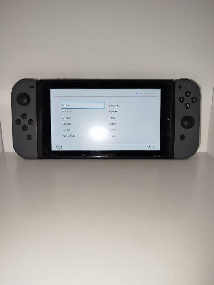 Console Nintendo Switch+ 1 paire de joycon - photo numéro 3