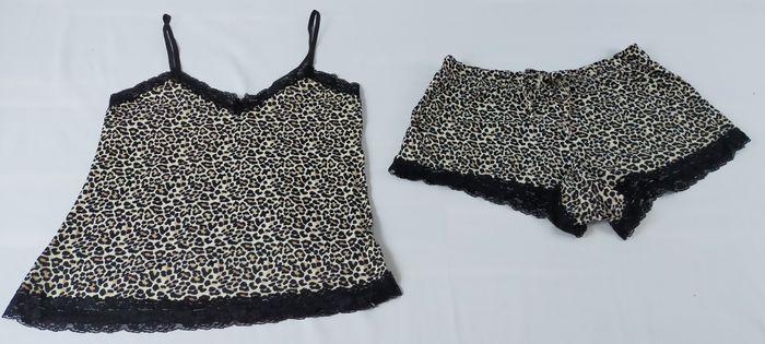 Ensemble pyjama 2 pièces femme débardeur + short léopard  Taille M  Neuf sans étiquette - photo numéro 1