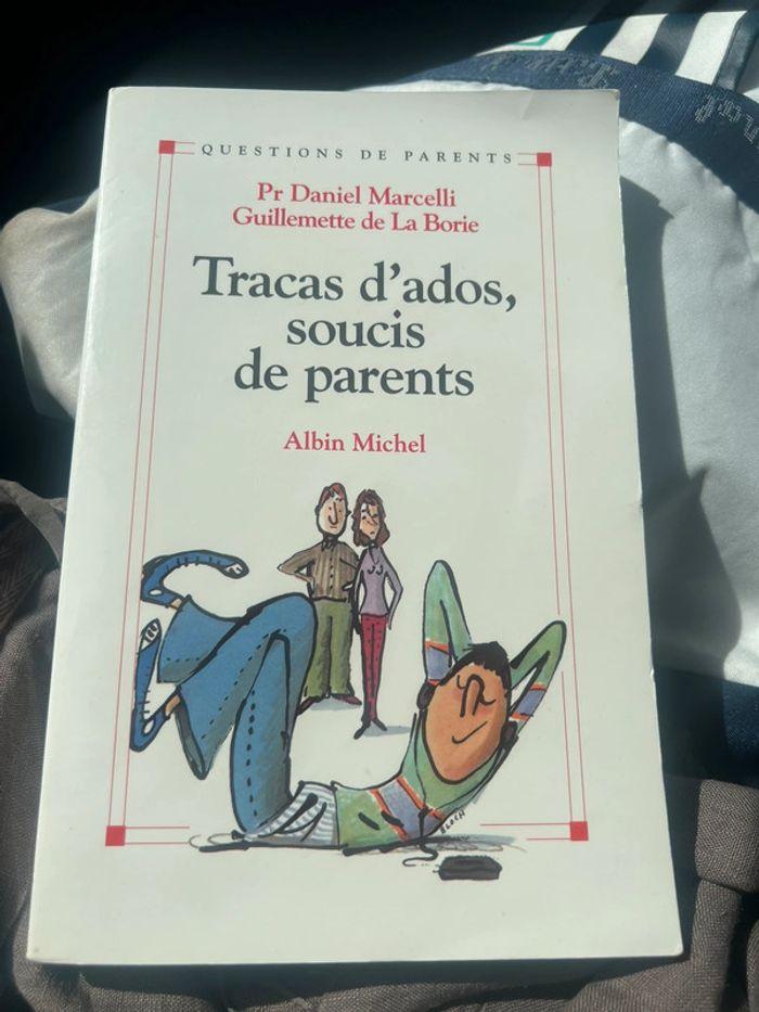 Livre tracas d ados , soucis de parents