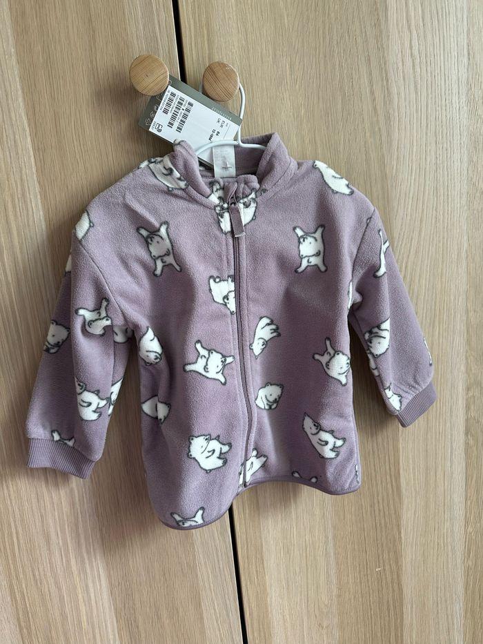 Veste polaire neuve H&M lila avec ourson 12-18 mois 86cm - photo numéro 1