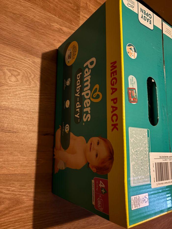 Couche taille 4+ Pampers - photo numéro 2