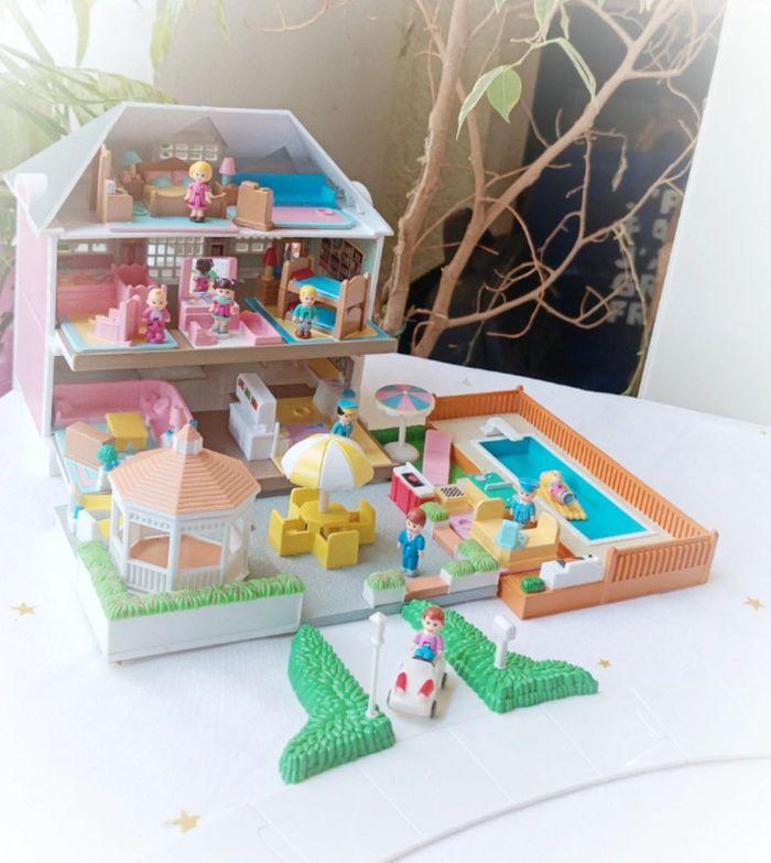 Maison maisonnette house galoob dollhouse pocket victorienne rose pink mobilier terrasse piscine - photo numéro 1