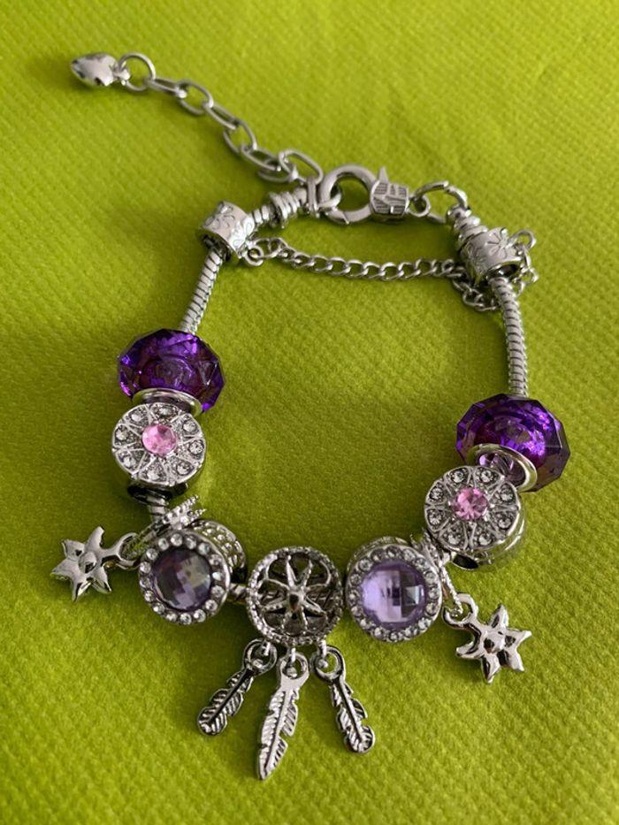 Bracelet violet à breloques attrape rêves et perles pour poignet fin ou adolescente - photo numéro 1