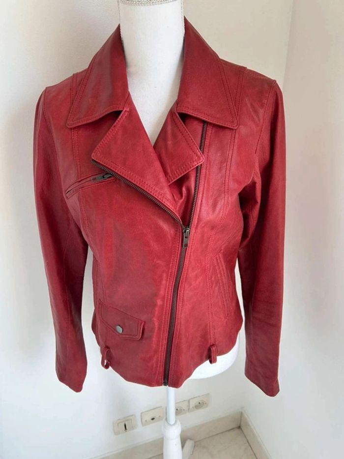 Veste rouge - photo numéro 1