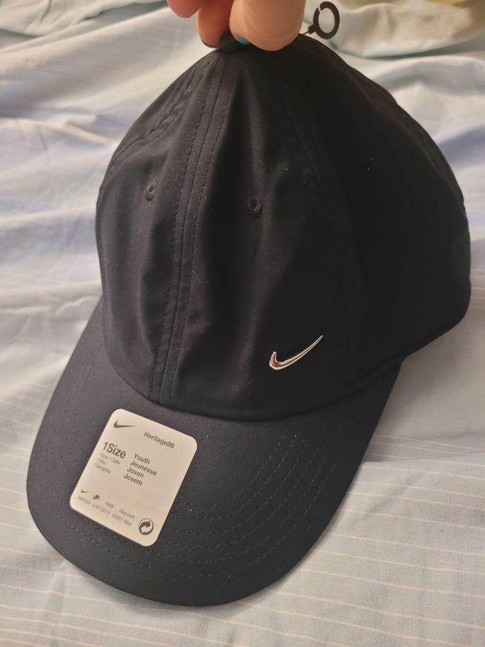 Casquette Nike neuve - photo numéro 1